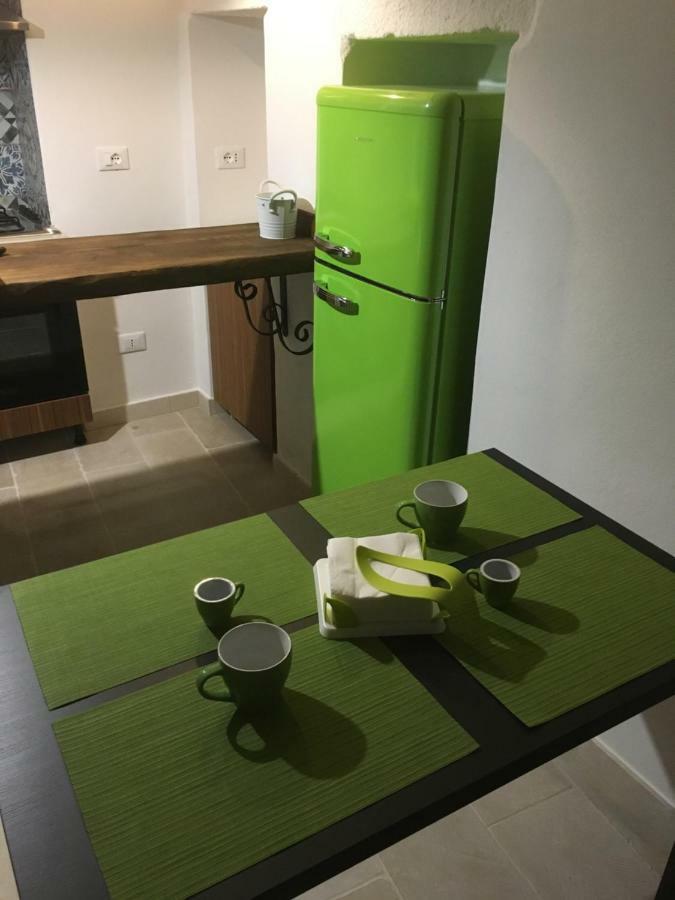 Dimora D'Errico - Monolocale Nel Centro Storico Apartamento Carovigno Exterior foto